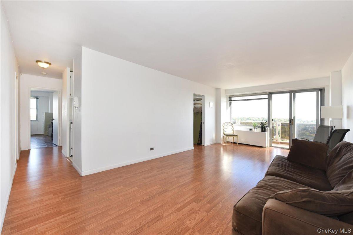 175-20 Wexford Terrace, Unit 16L photo 5