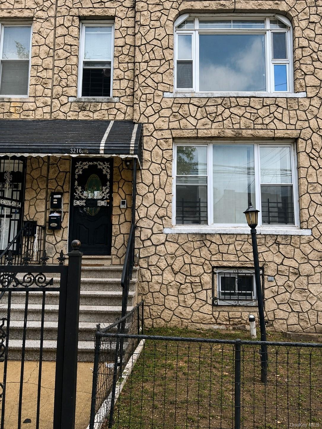 3216 Seymour Avenue, Unit 2
