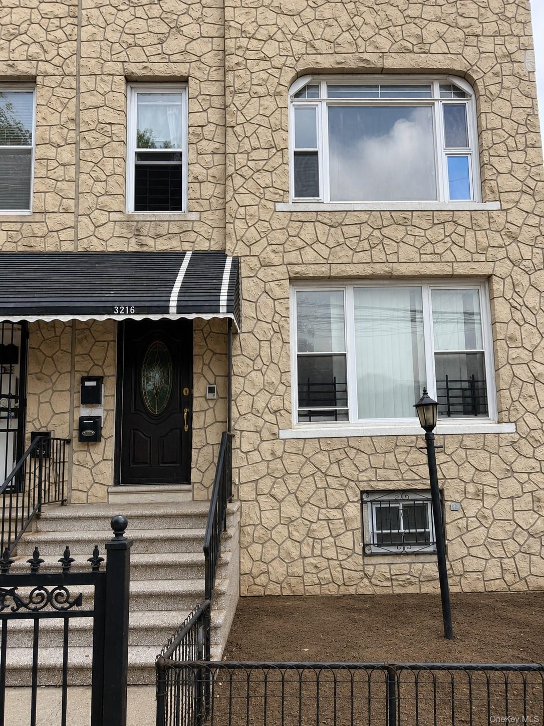 3216 Seymour Avenue, Unit 2 photo 4