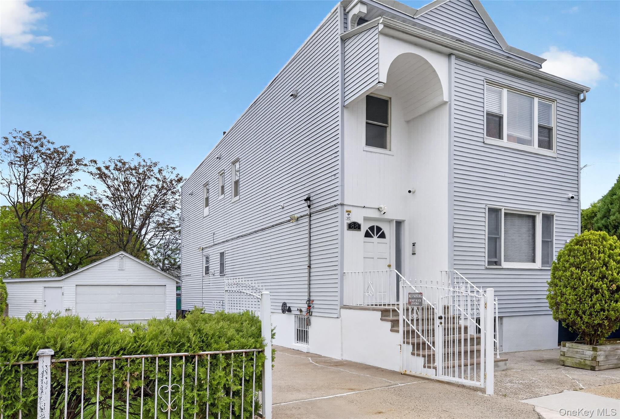86 Smart Avenue – For Sale photo 3