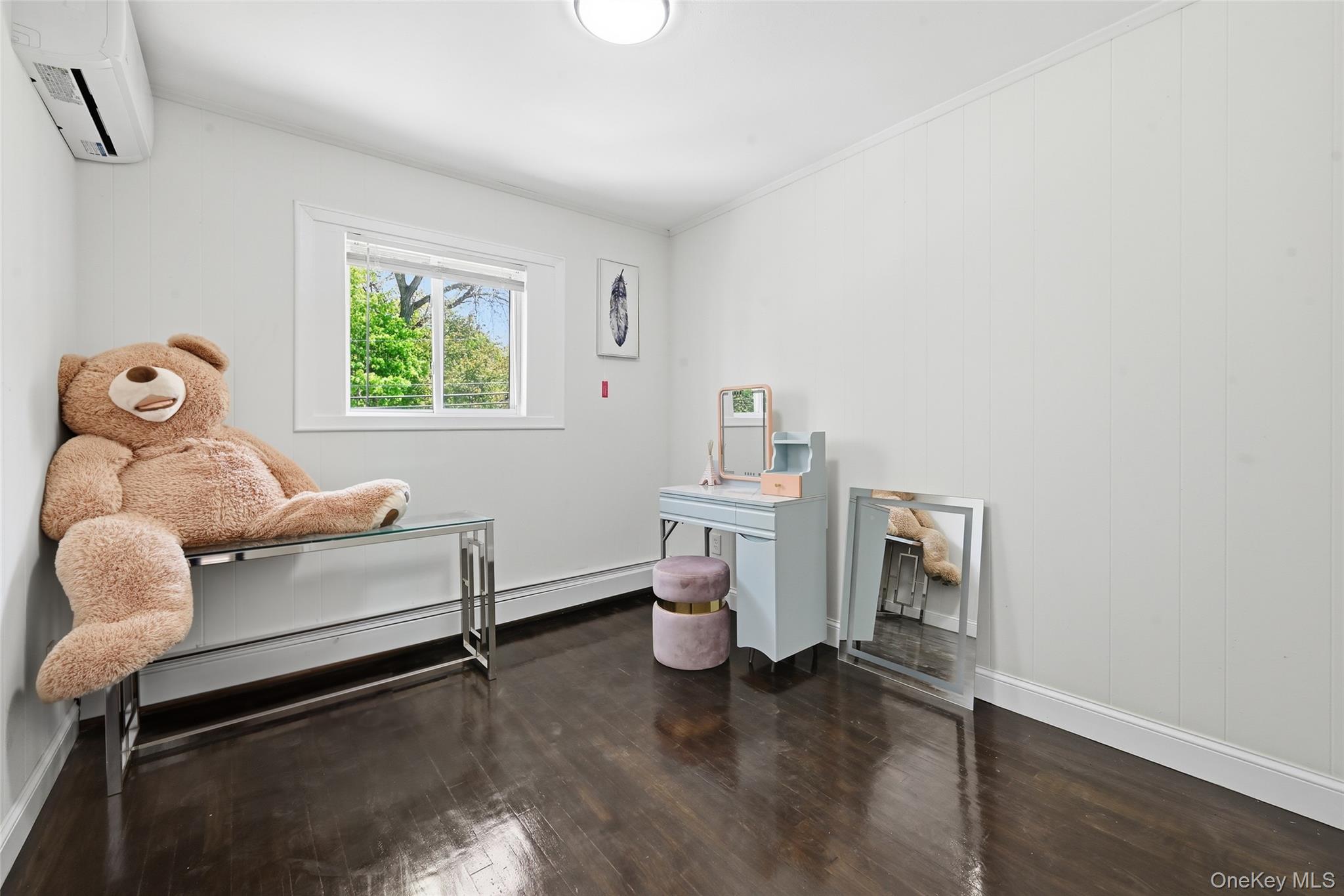 18 Park Drive East – For Sale photo 16