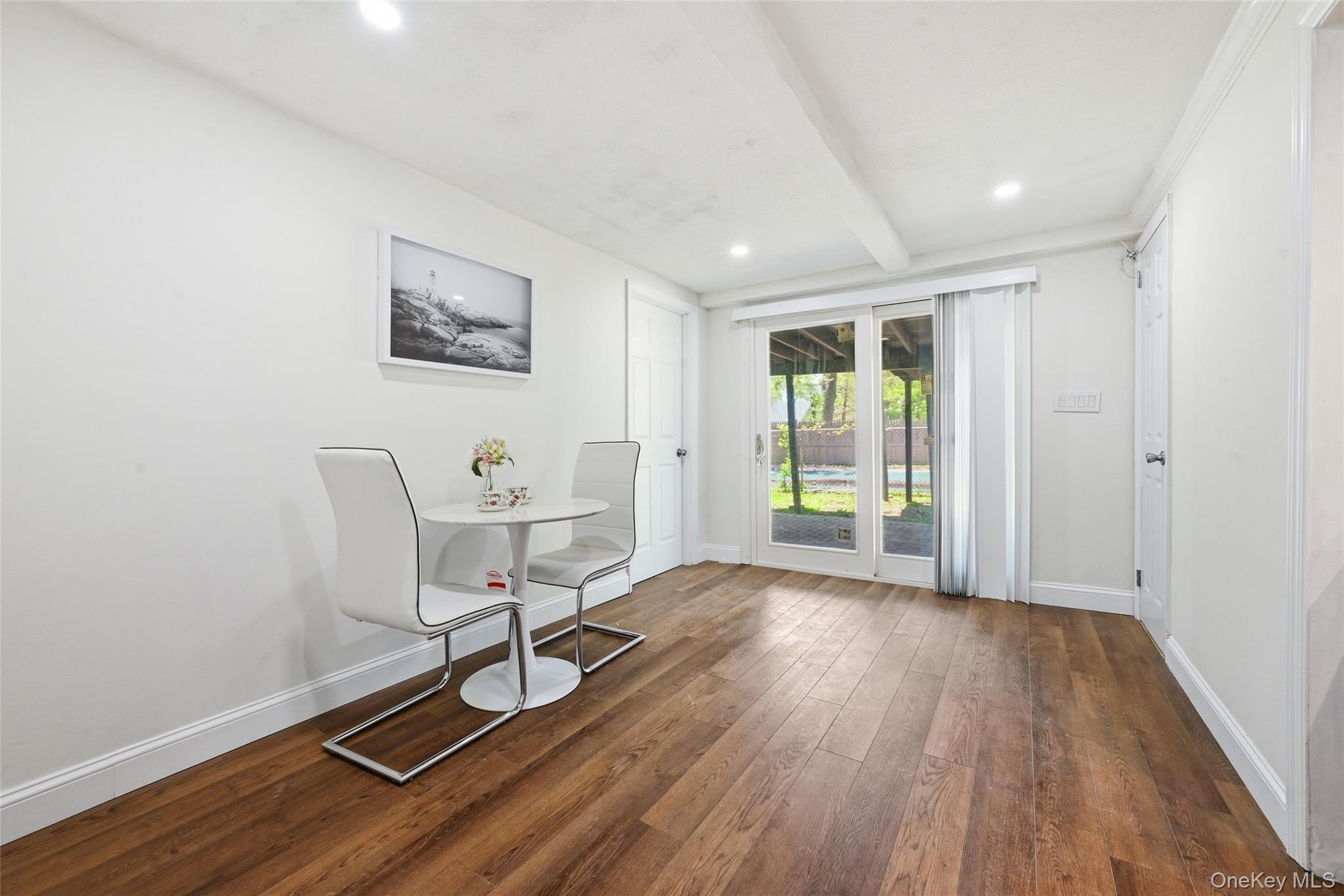 18 Park Drive East – For Sale photo 25