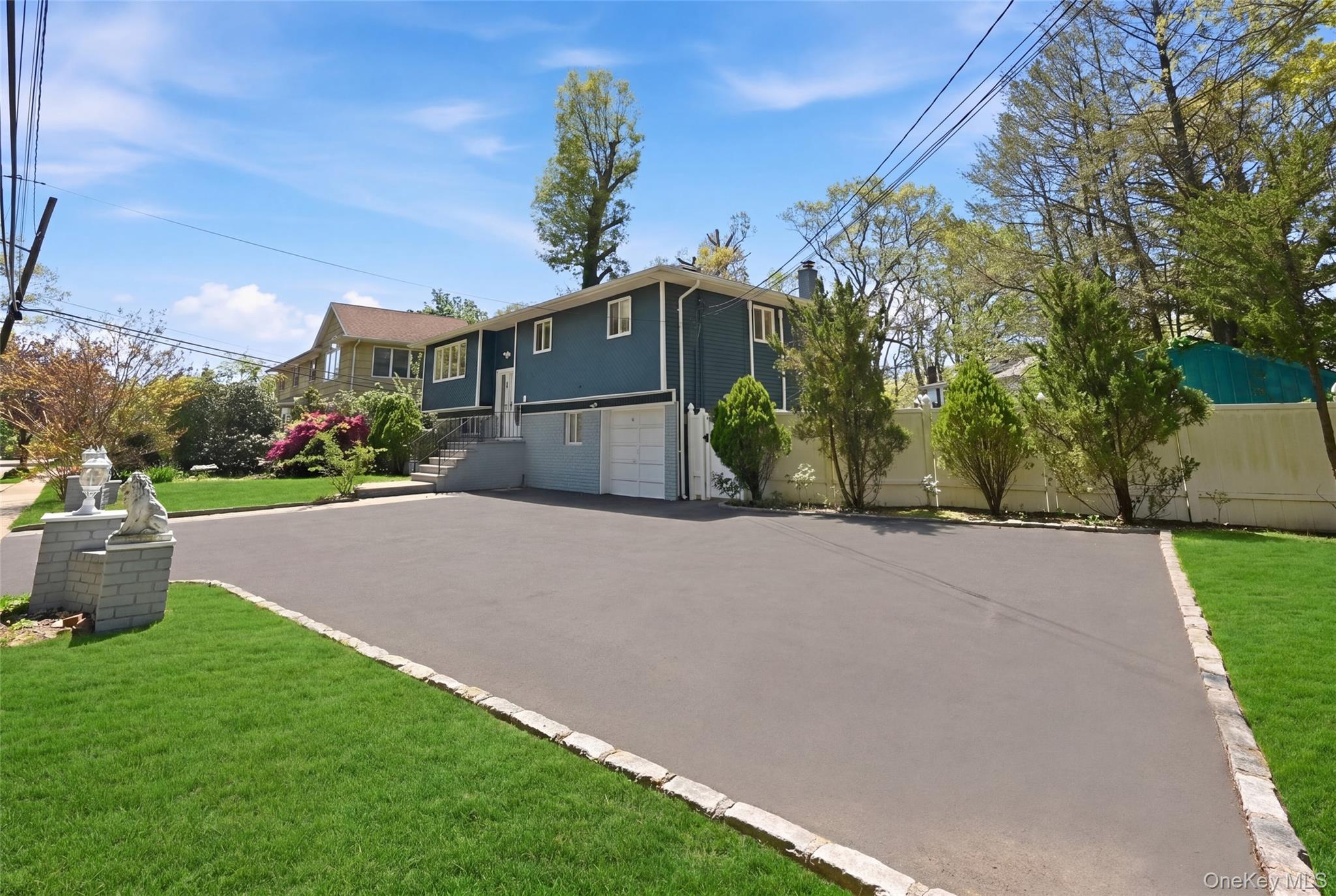 18 Park Drive East – For Sale photo 29