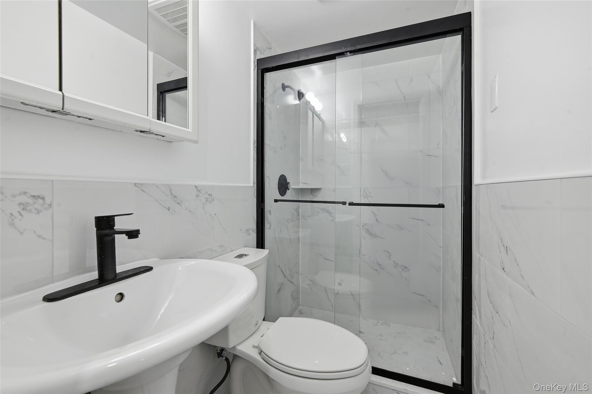18 Park Drive East – For Sale photo 23