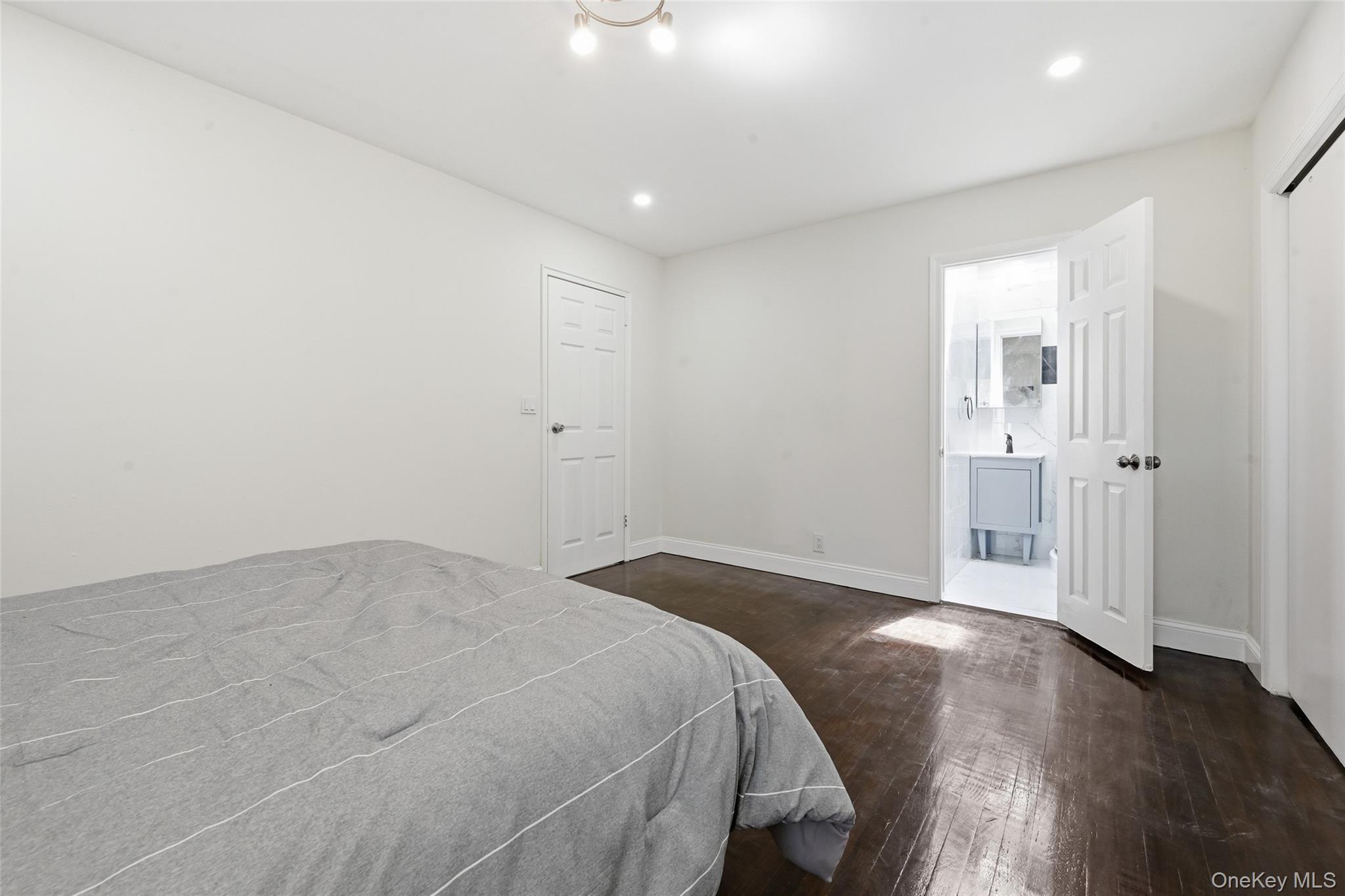 18 Park Drive East – For Sale photo 18