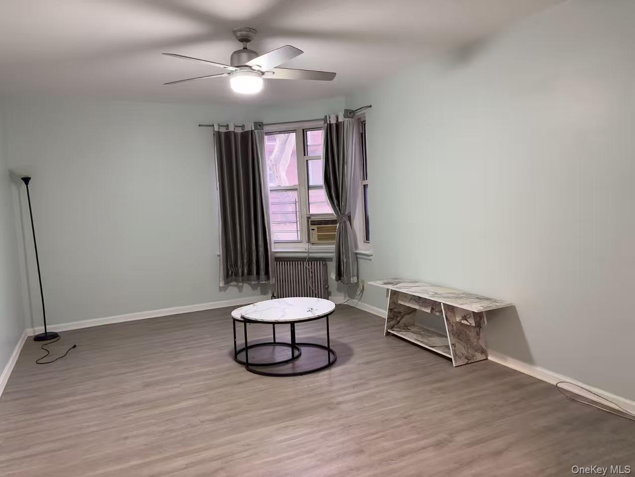 14124 78, Unit 1B photo 2