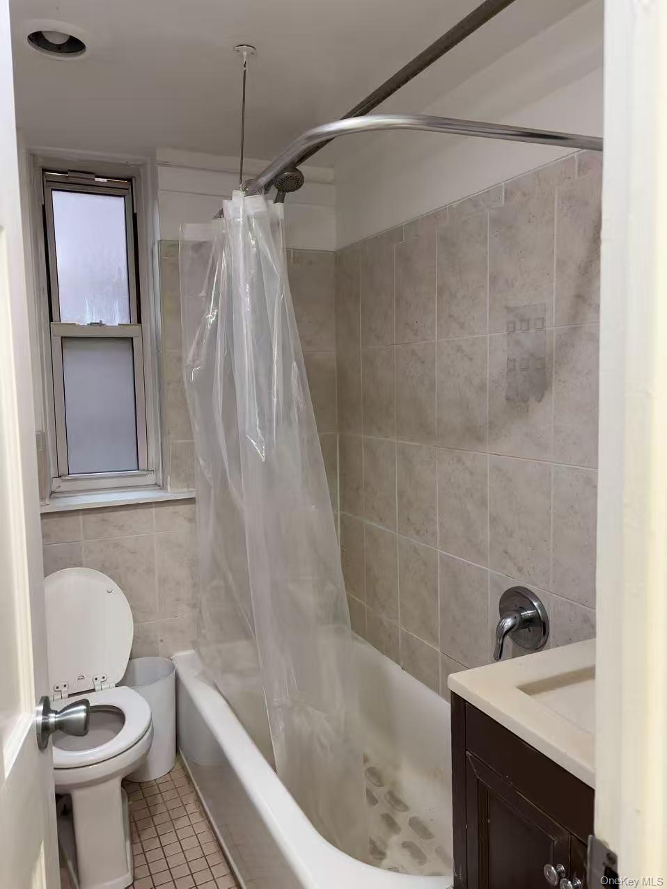14124 78, Unit 1B photo 8