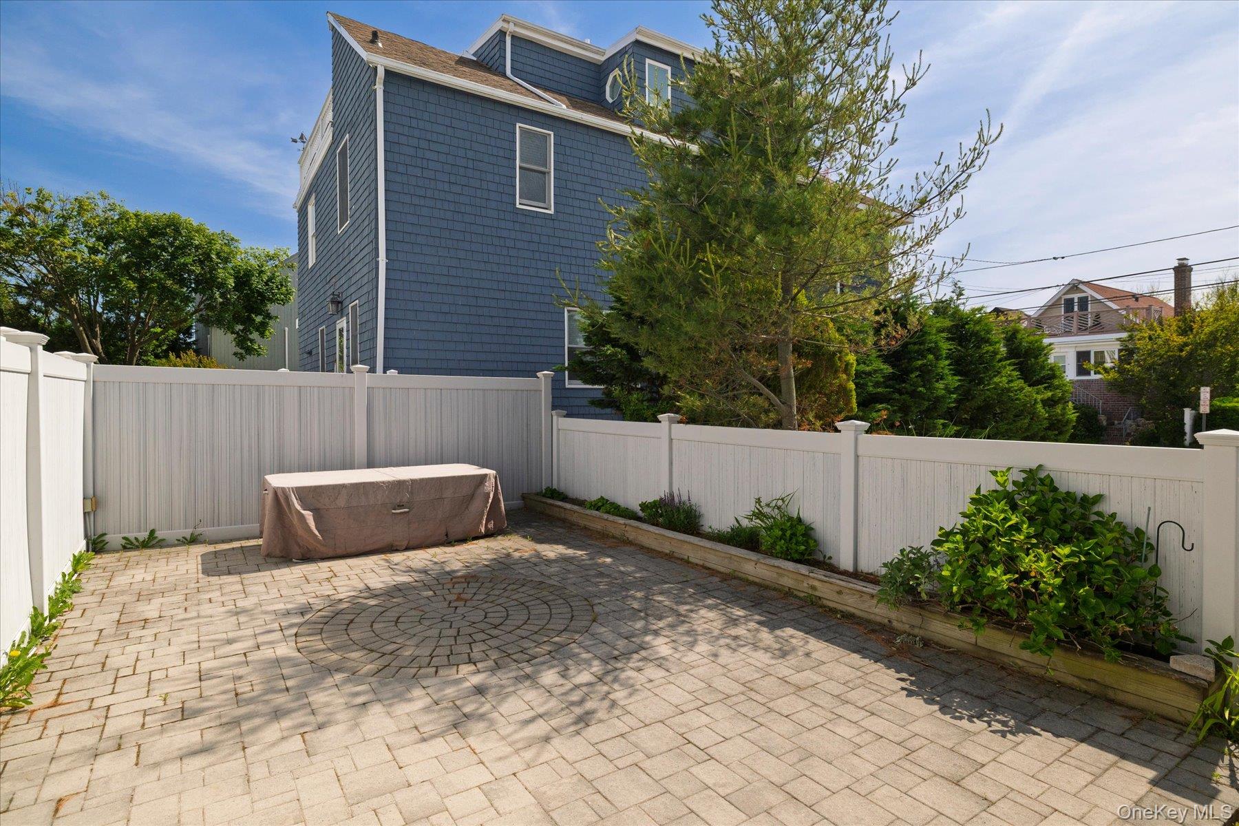 33 Bath Street – For Sale photo 25