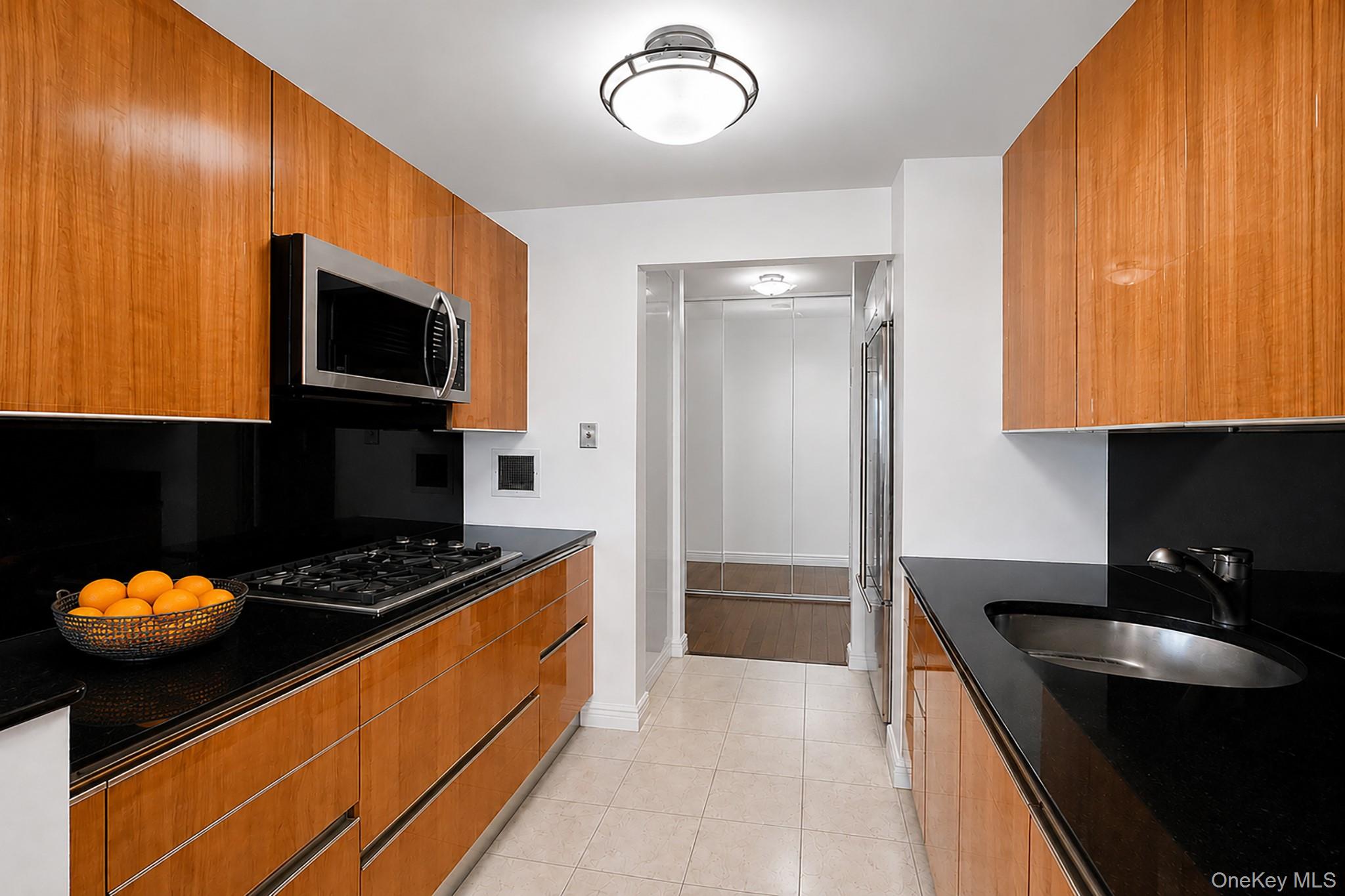 112-01 Queens Boulevard, Unit 21B photo 5