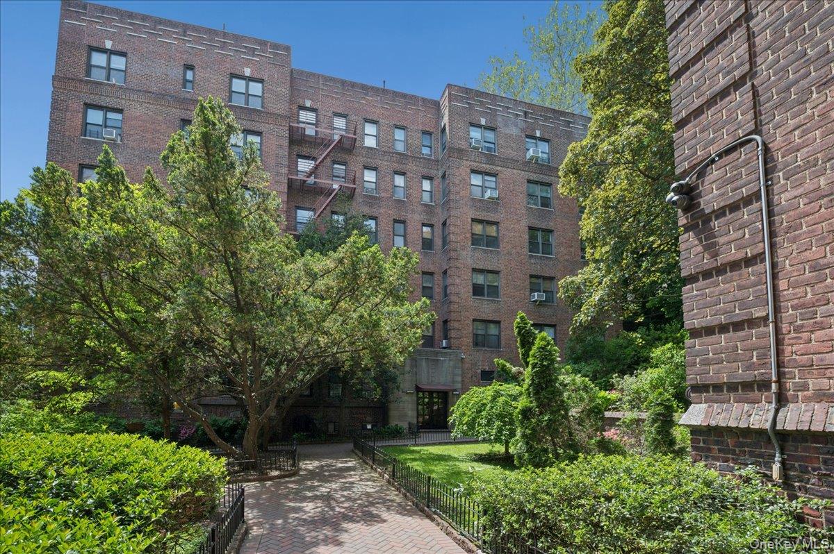 3015 Riverdale Avenue, Unit 5B photo 2