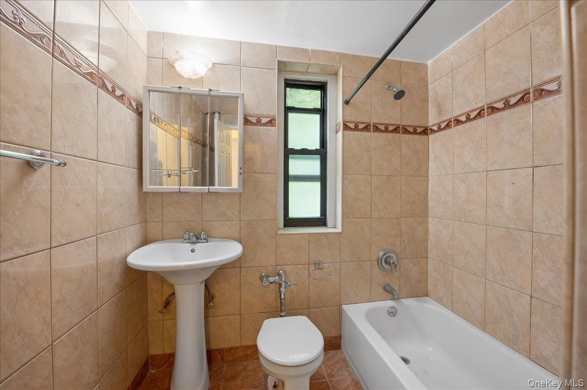 3015 Riverdale Avenue, Unit 5B photo 16