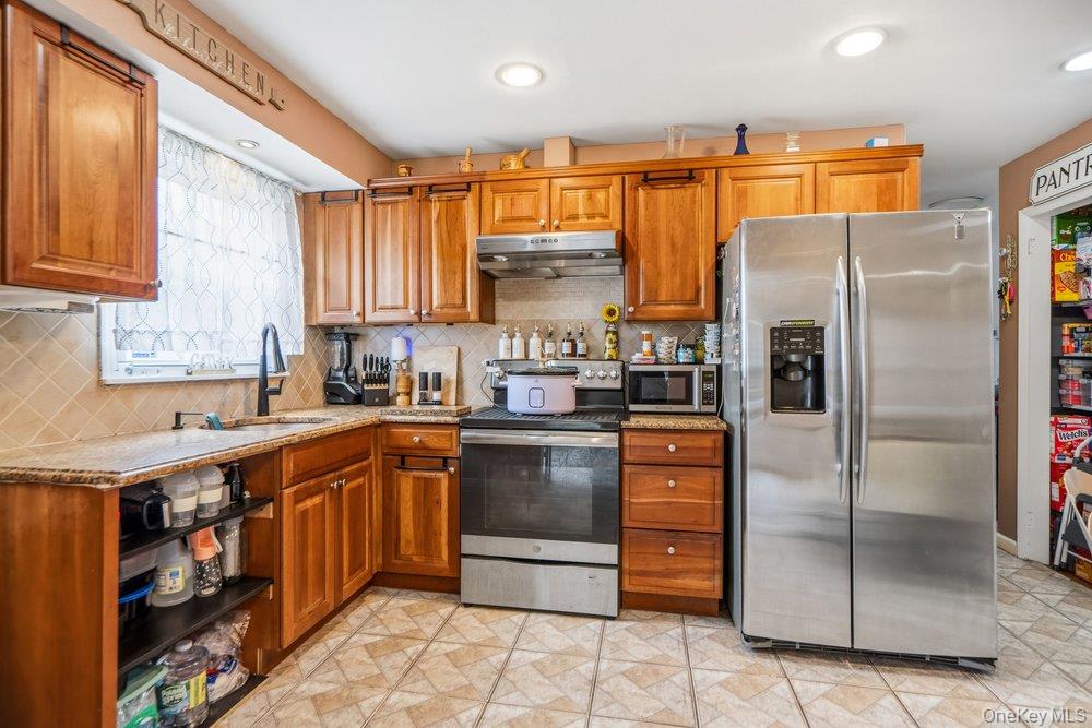 10 Francisco Avenue – For Sale photo 11