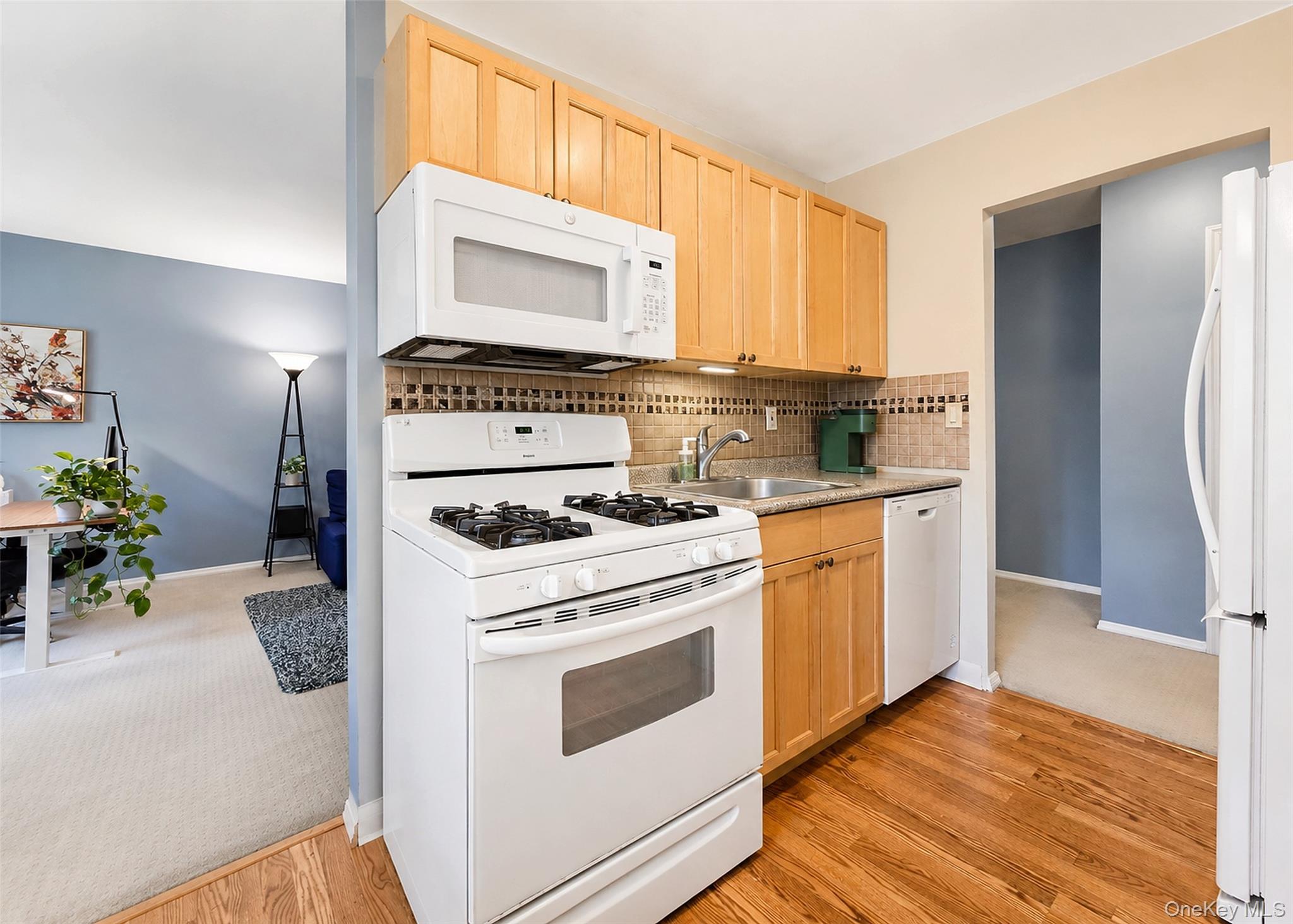 460 Old Town Road, Unit 3K photo 6
