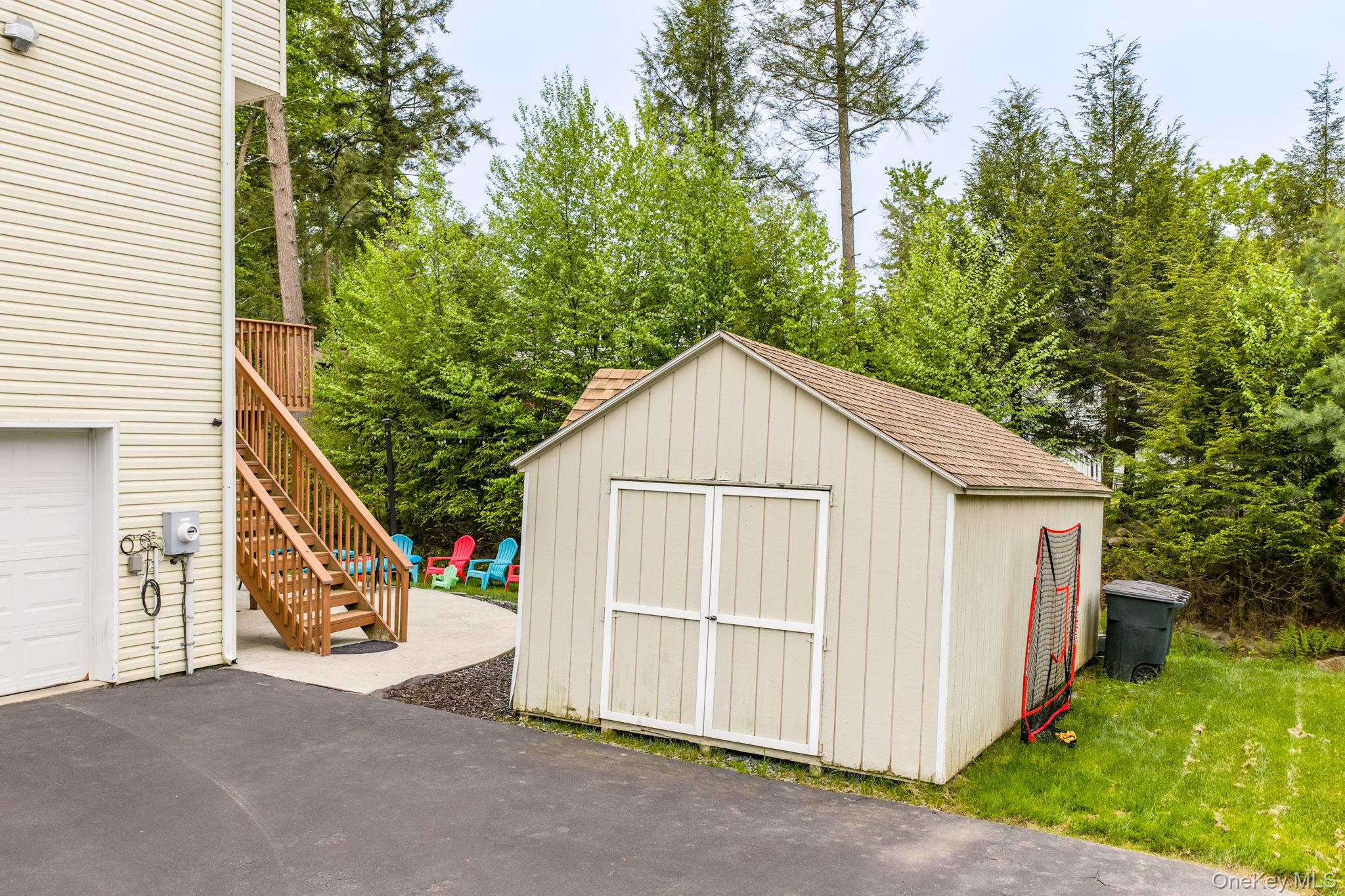 16 Plymouth Lane – For Sale photo 44