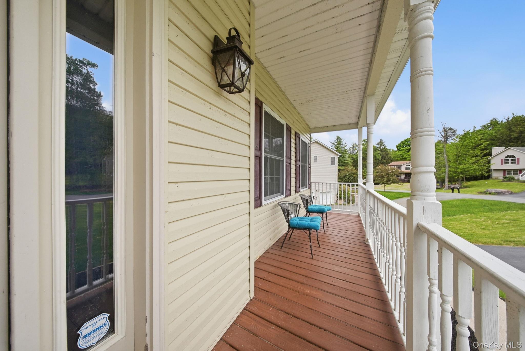 16 Plymouth Lane – For Sale photo 3
