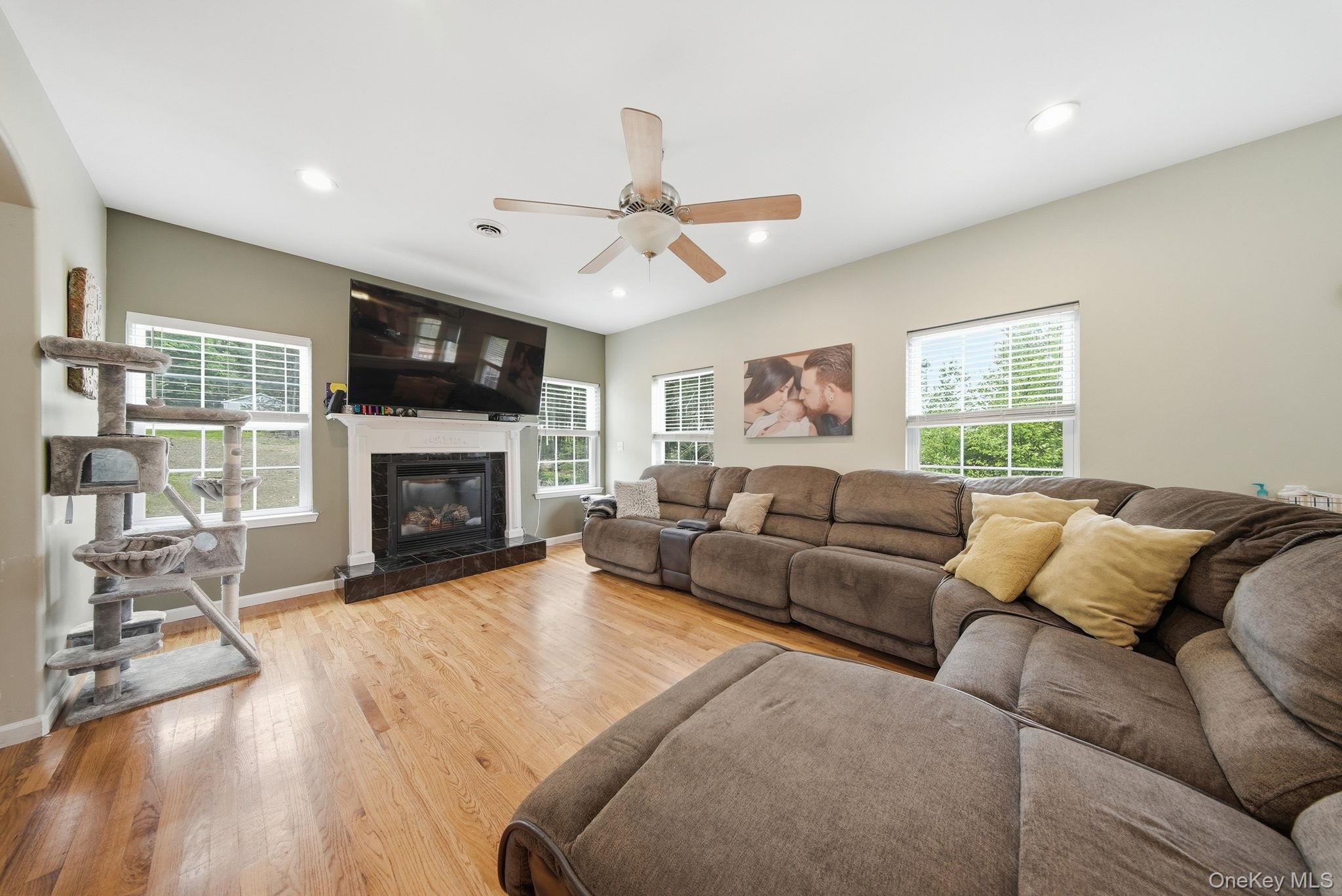 16 Plymouth Lane – For Sale photo 13