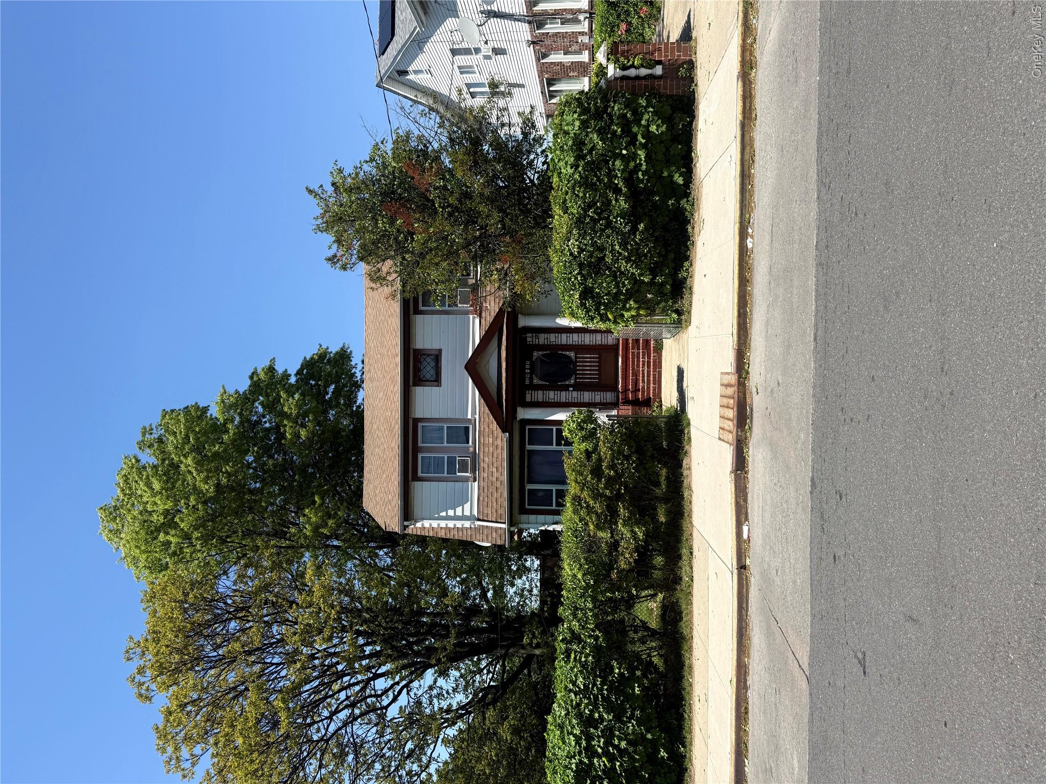 17915 140th Avenue – For Sale photo 2