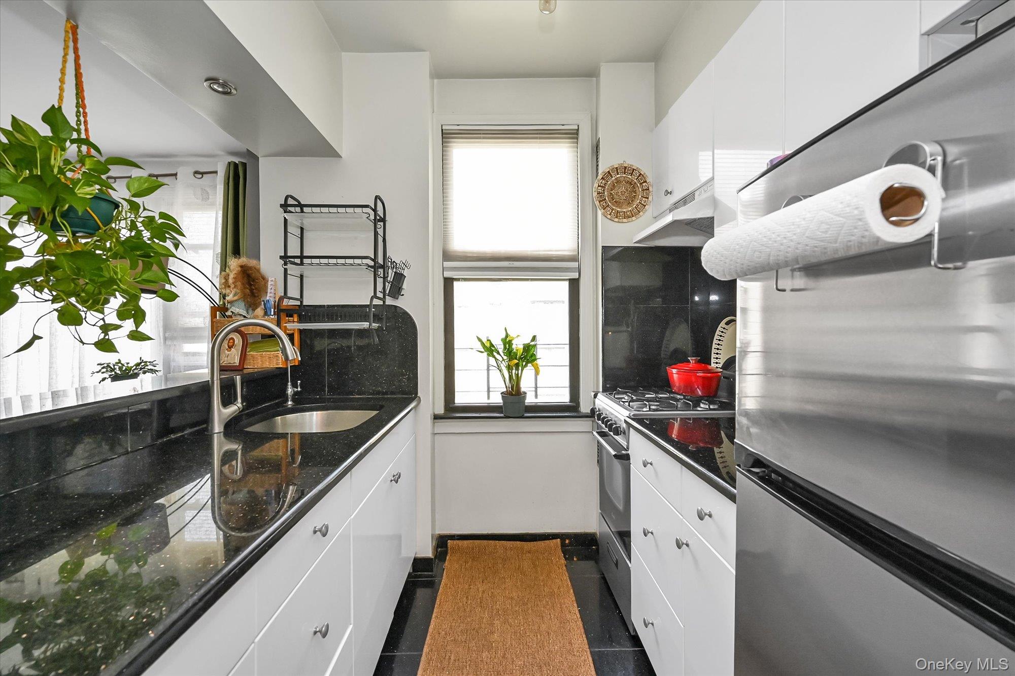 98-25 64th Road, Unit 5E photo 6
