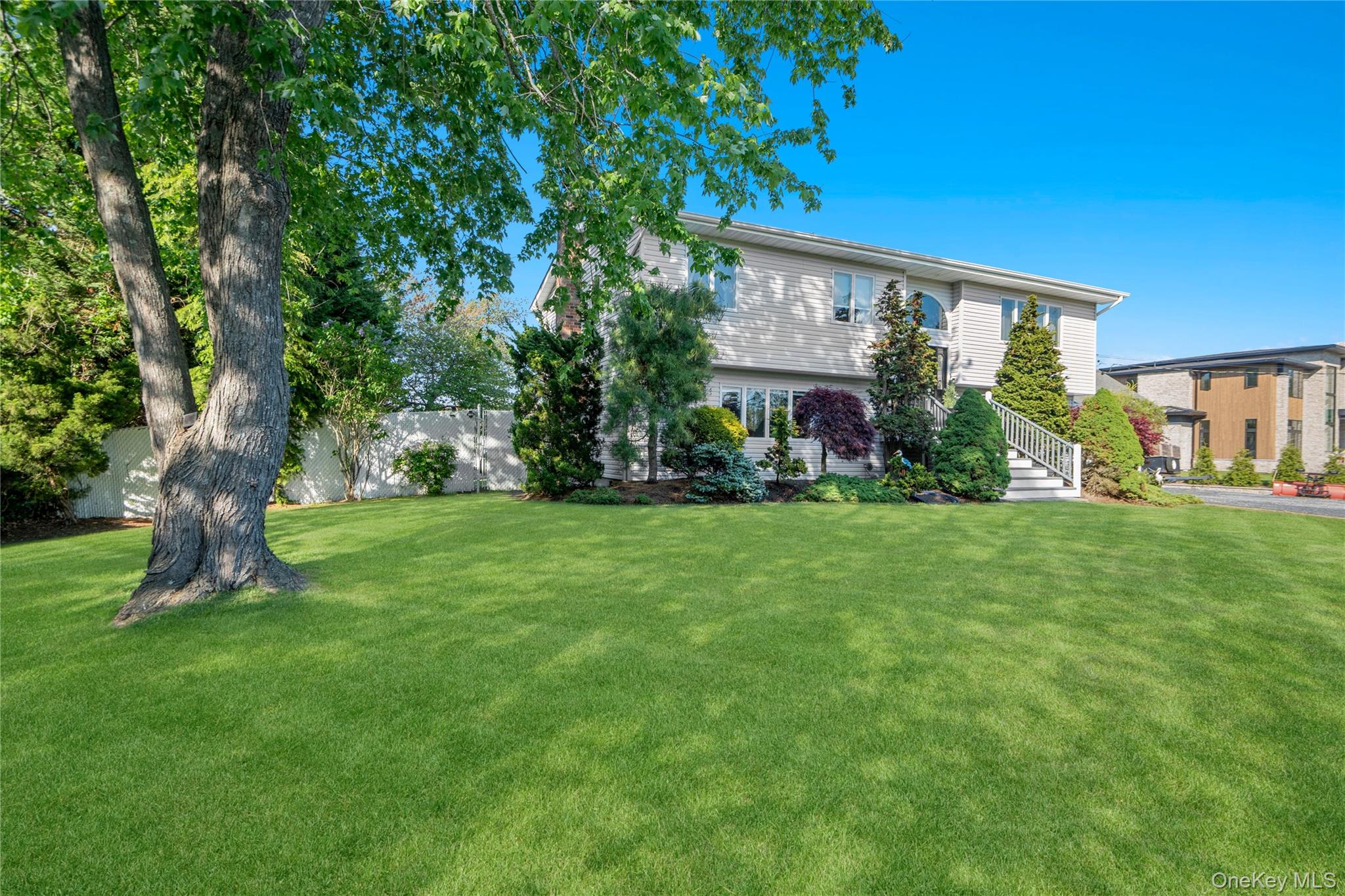 24 Biltmore Avenueext Avenue – For Sale photo 2