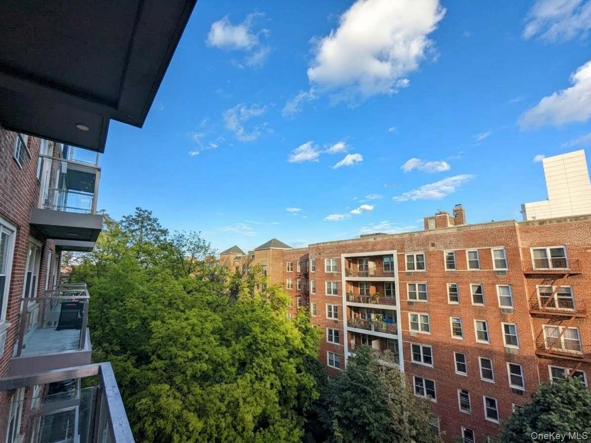 144-27 Sanford Avenue, Unit 6O photo 9