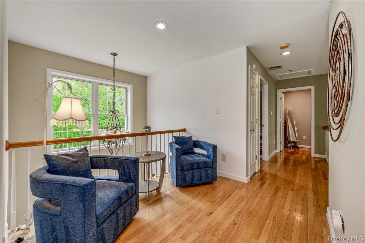 24 Muscoot Road E – For Sale photo 7