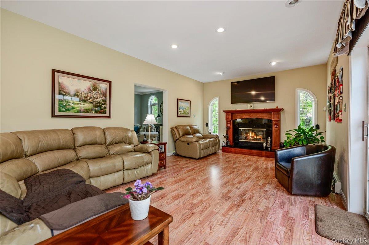 24 Muscoot Road E – For Sale photo 11