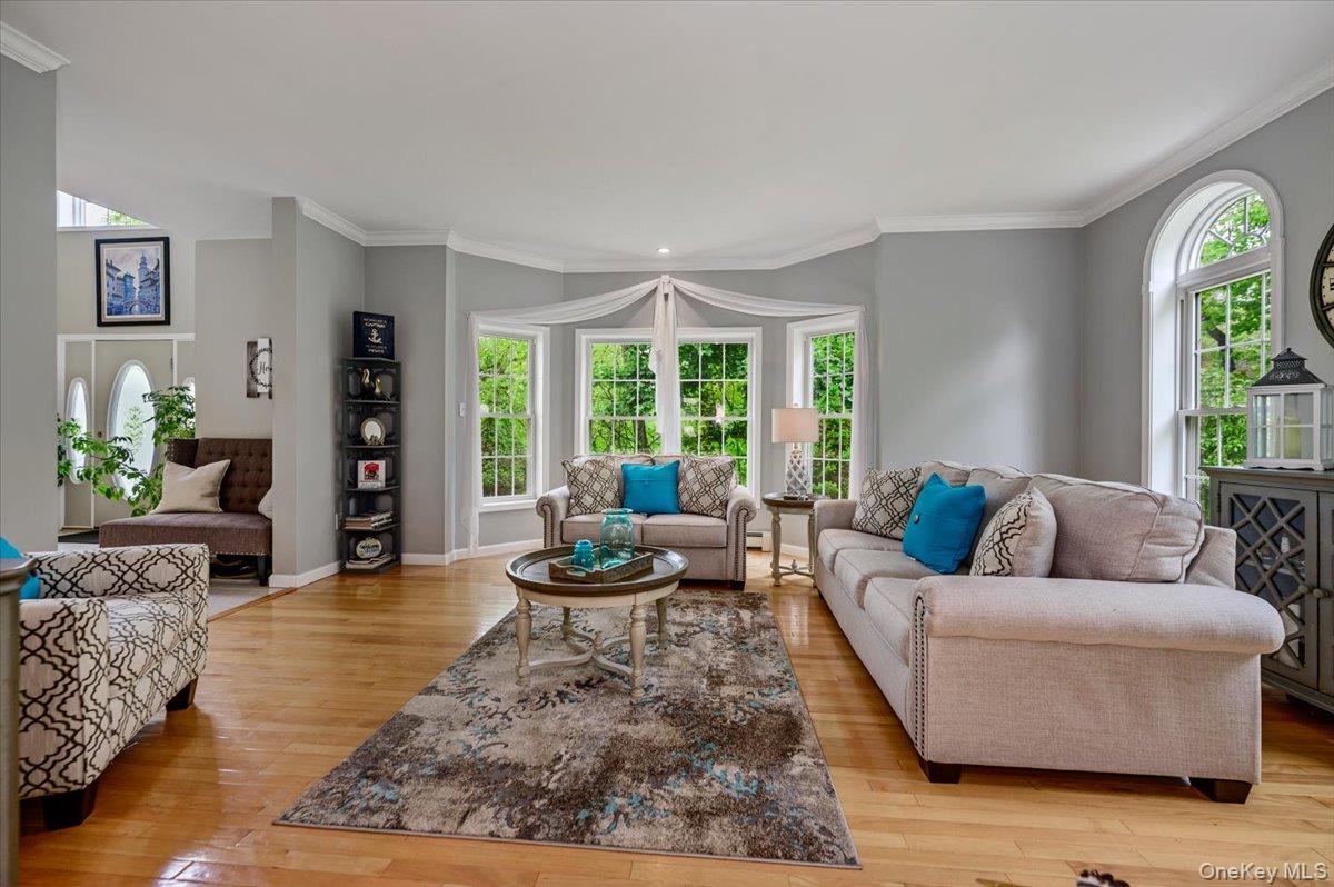24 Muscoot Road E – For Sale photo 5