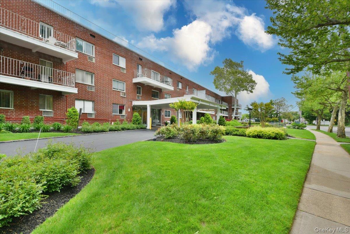320 East Shore Road, Unit 15A photo 2