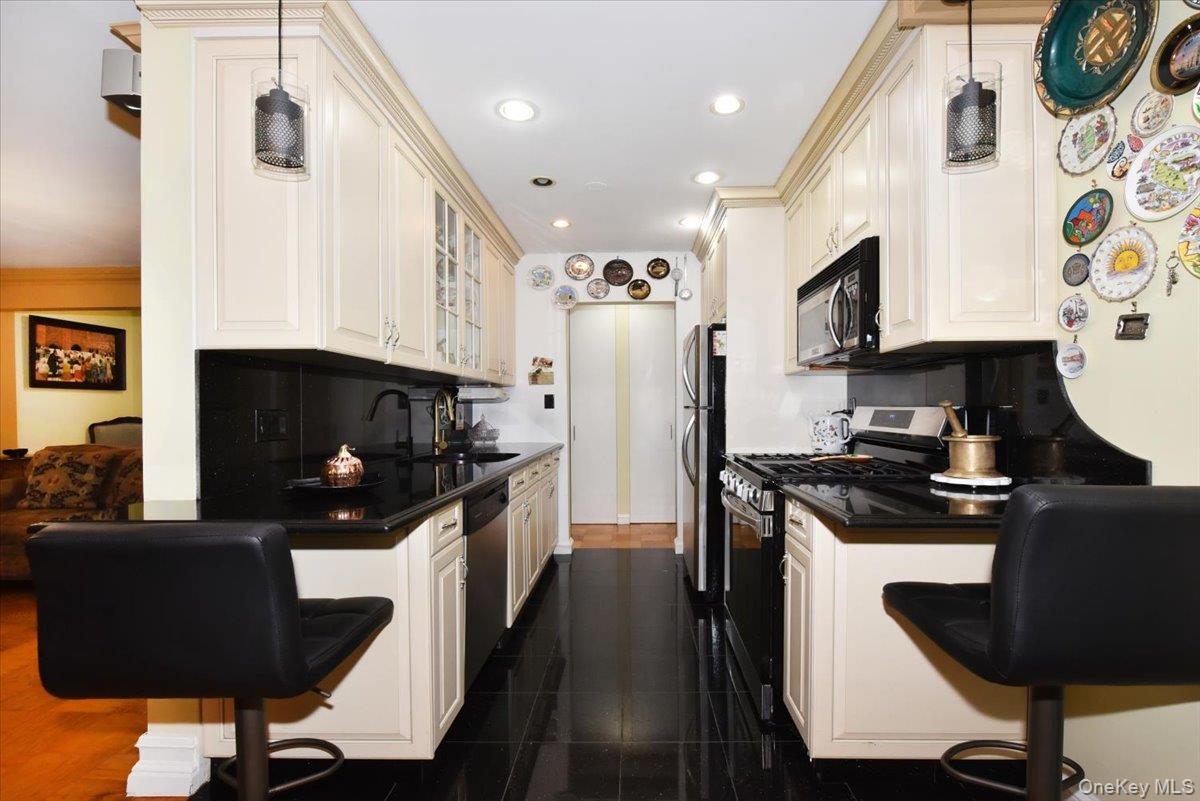 320 East Shore Road, Unit 15A photo 18