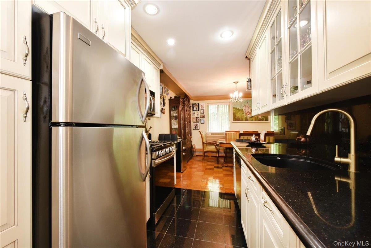320 East Shore Road, Unit 15A photo 17