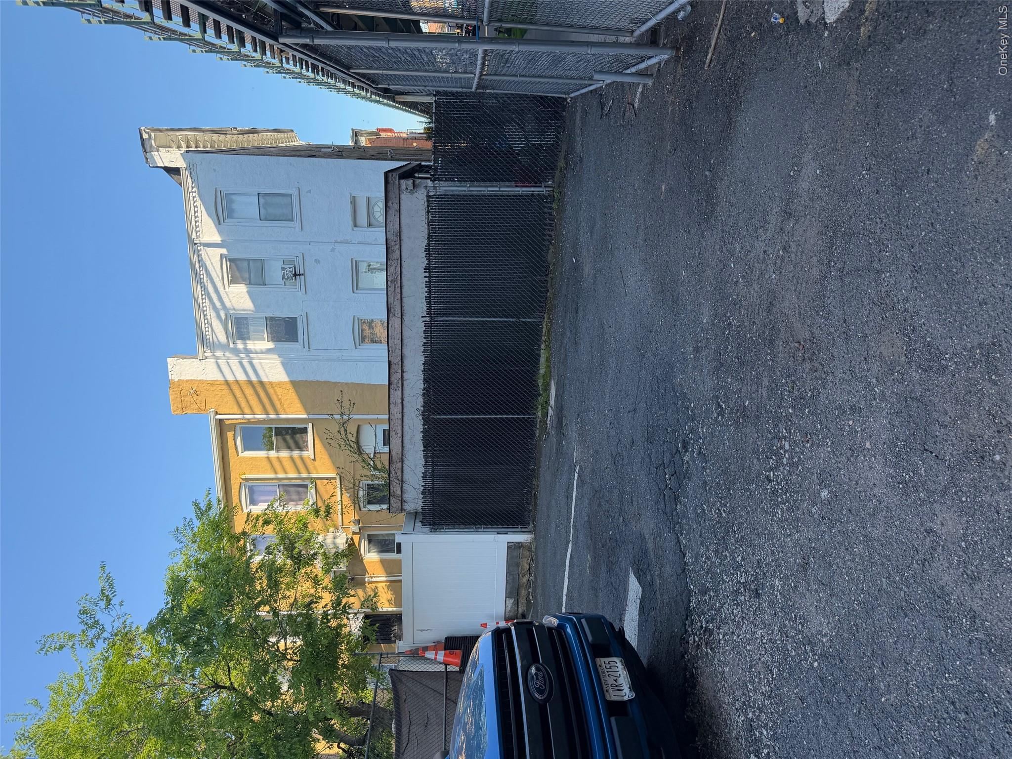 2 Danforth – For Sale photo 4