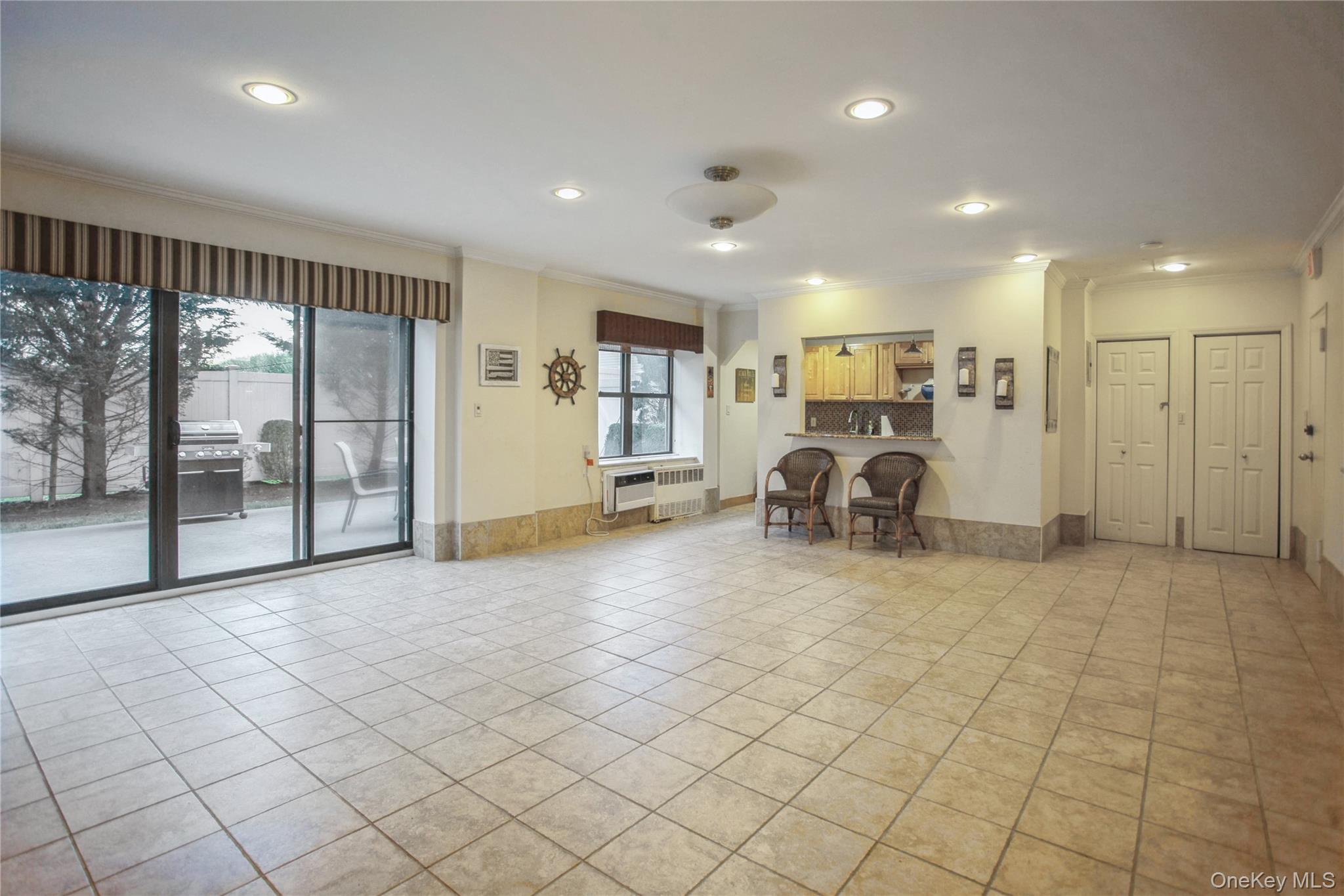 333 E Broadway, Unit 3B photo 18