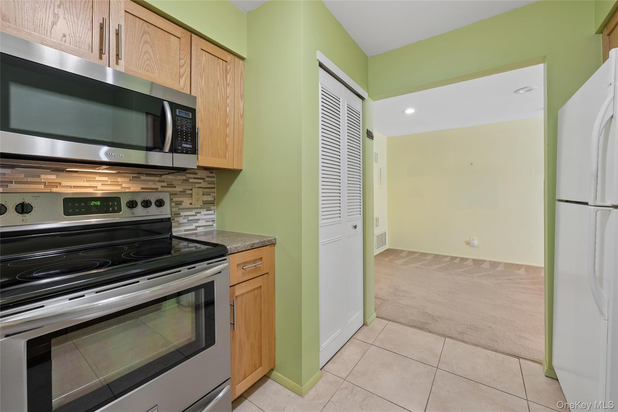 86 W Cambridge Drive W, Unit 86 photo 35