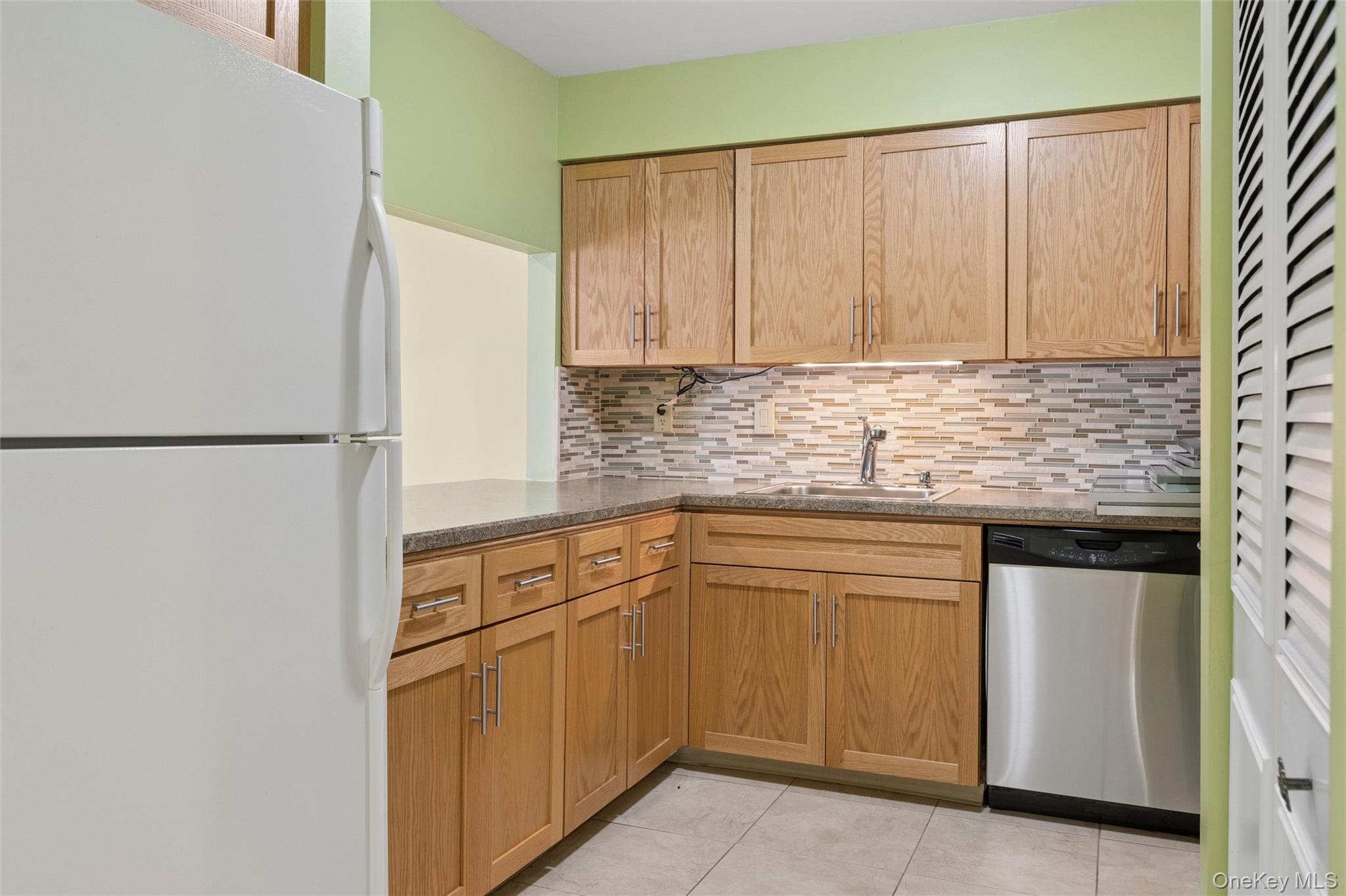 86 W Cambridge Drive W, Unit 86 photo 34