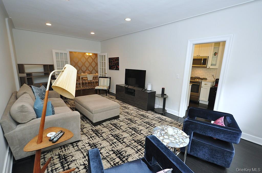 143 Garth Road, Unit 4N photo 9