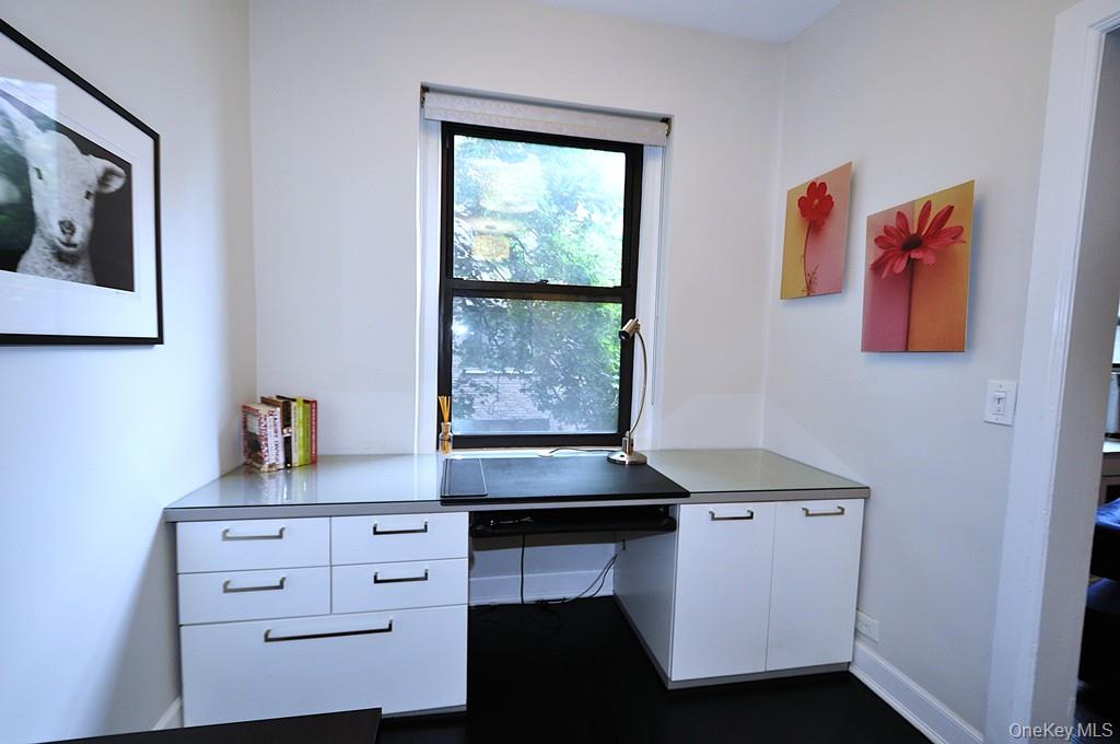 143 Garth Road, Unit 4N photo 16
