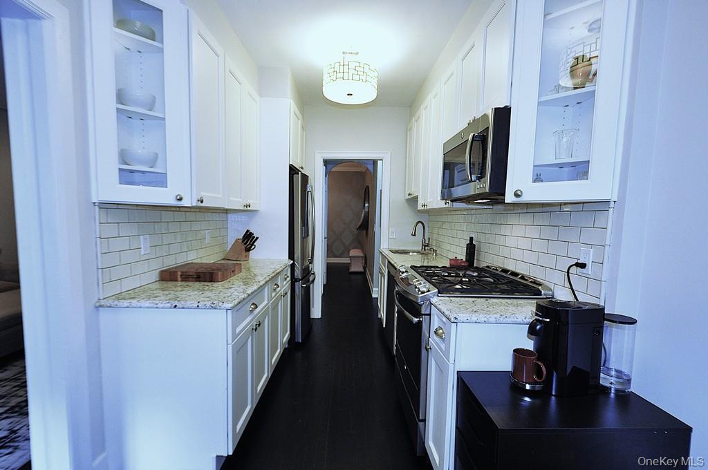 143 Garth Road, Unit 4N photo 14