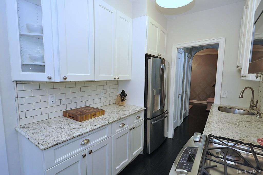 143 Garth Road, Unit 4N photo 11
