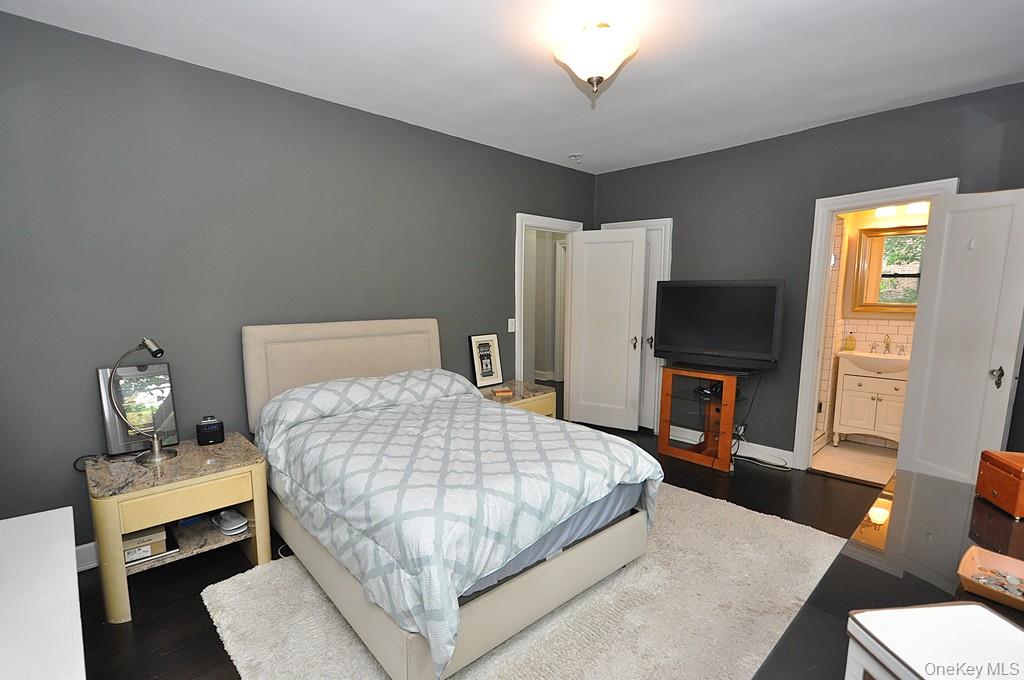 143 Garth Road, Unit 4N photo 18