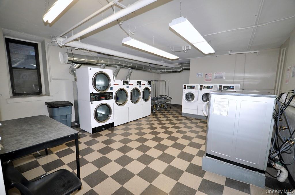 143 Garth Road, Unit 4N photo 35