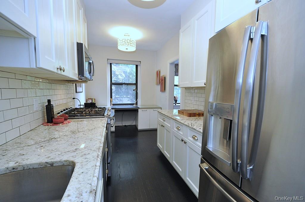 143 Garth Road, Unit 4N photo 15