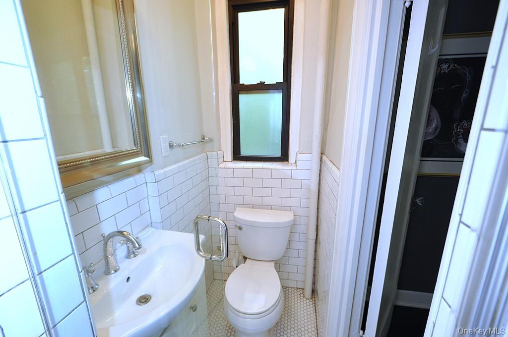 143 Garth Road, Unit 4N photo 22
