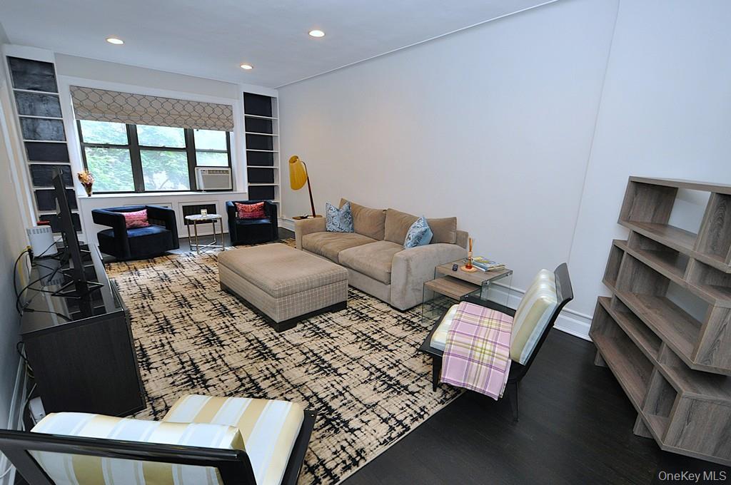 143 Garth Road, Unit 4N photo 4