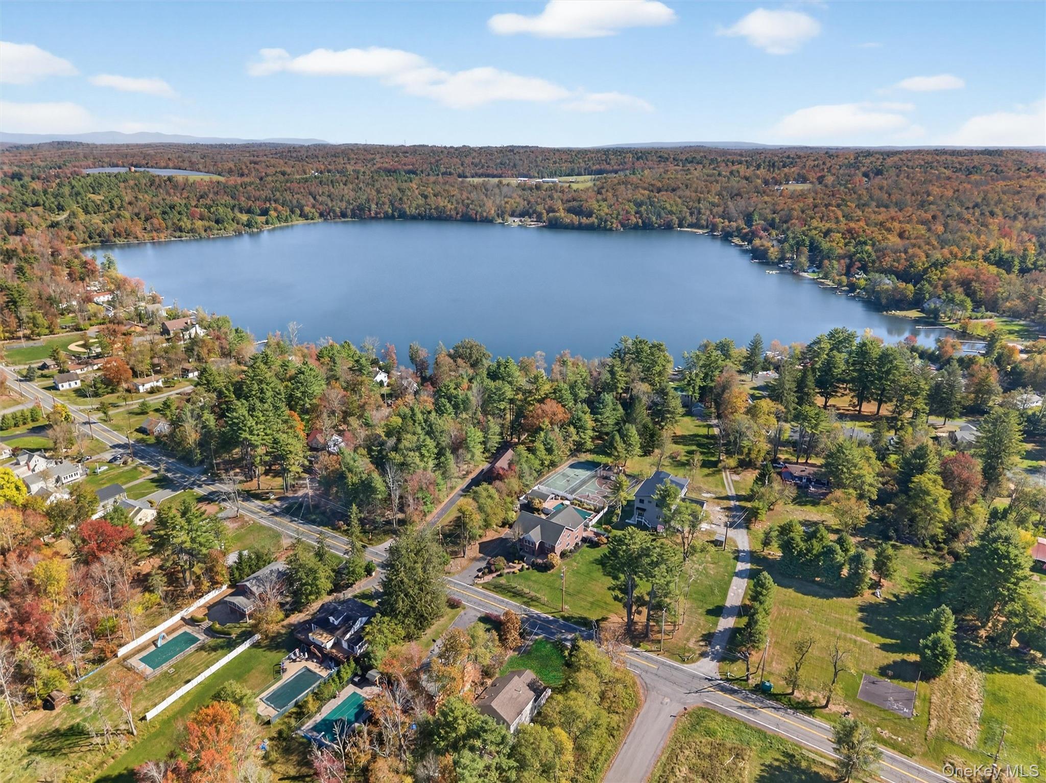 518 Sackett Lake Road – For Sale photo 2