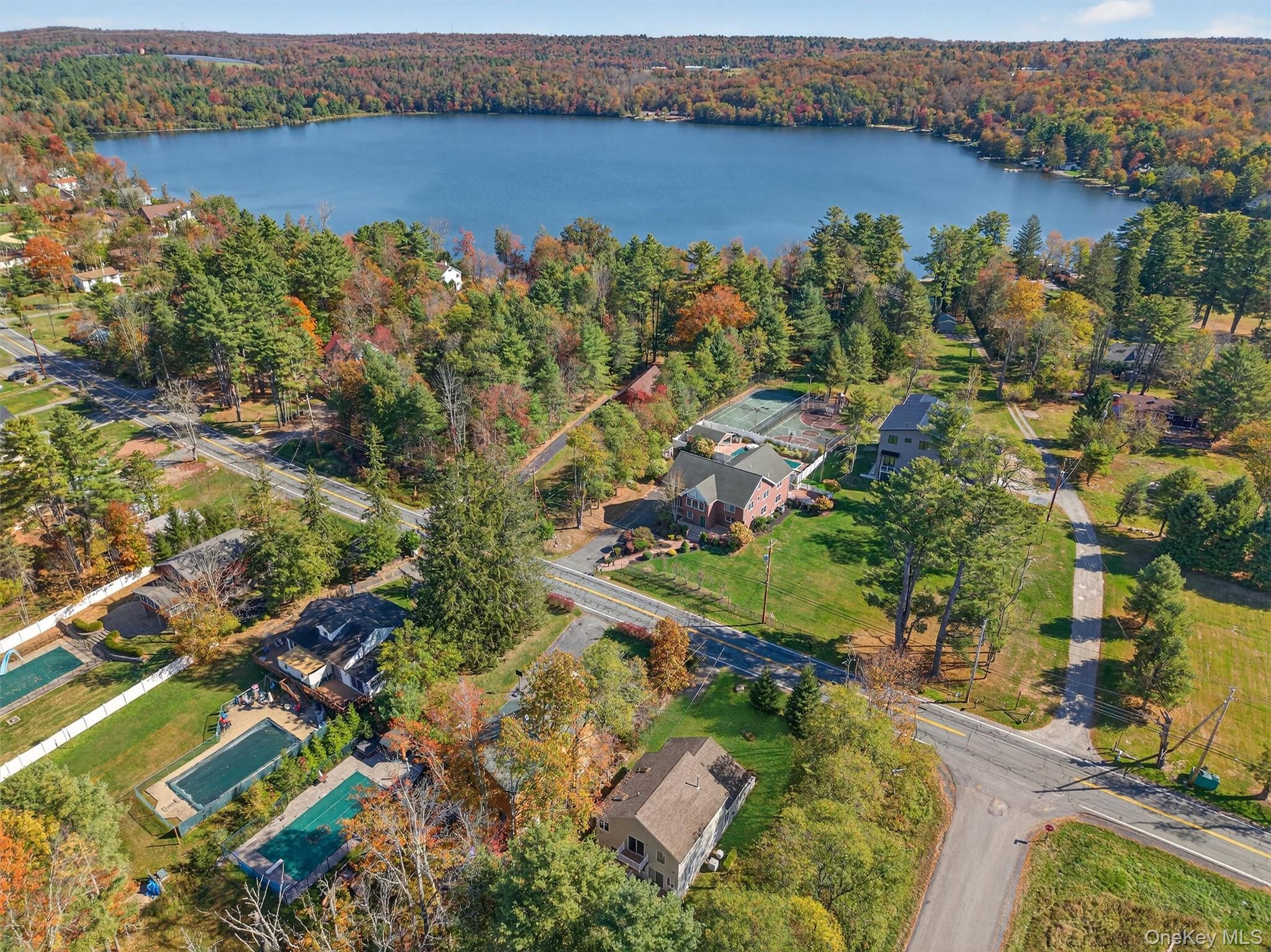 518 Sackett Lake Road – For Sale photo 3