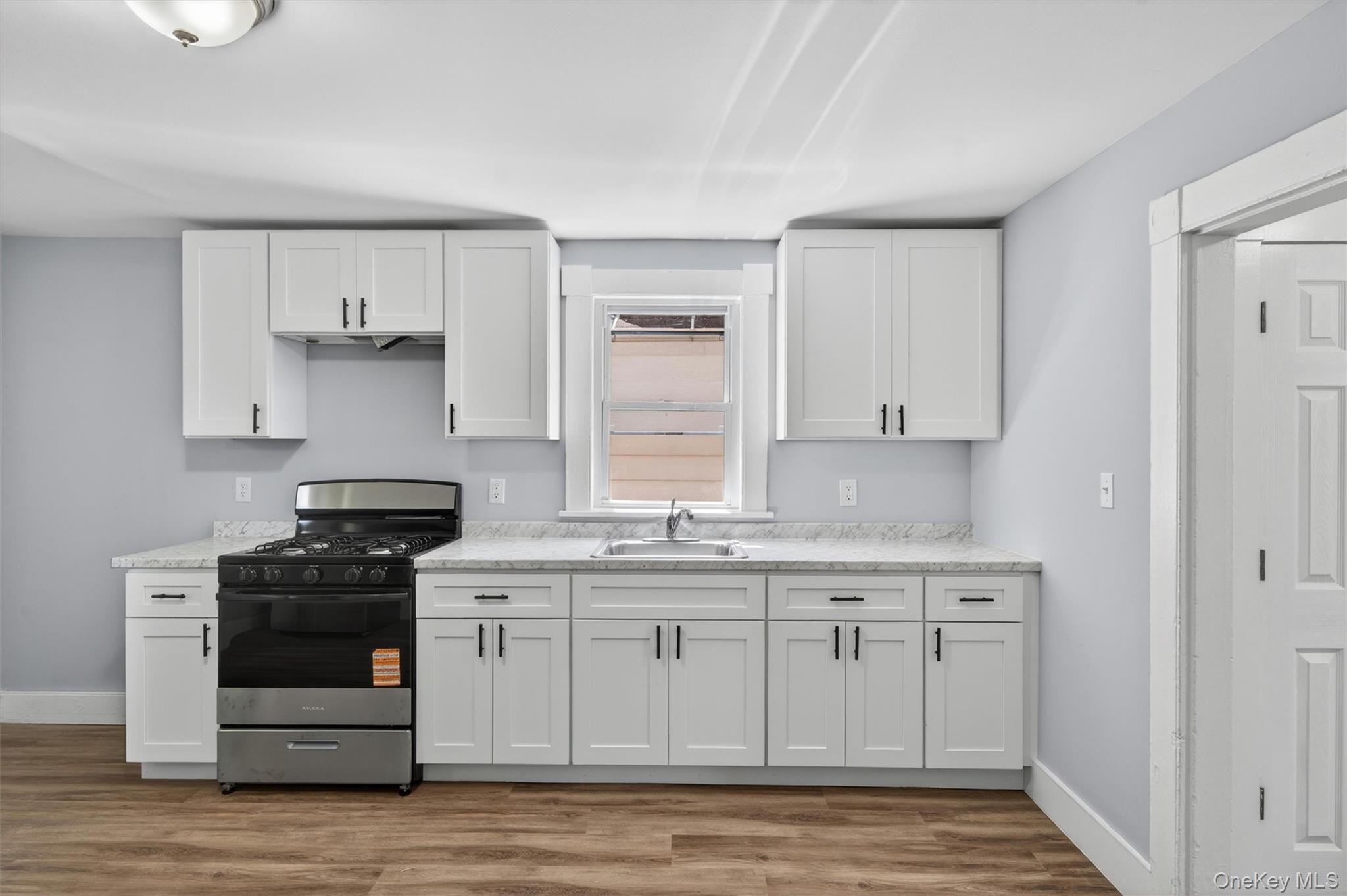 90 Montgomery Street, Unit Upper photo 8