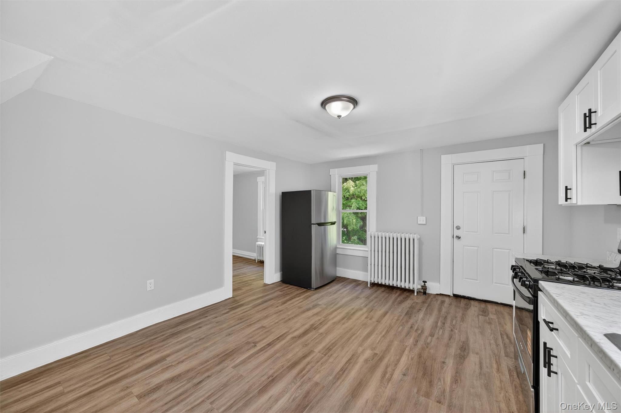 90 Montgomery Street, Unit Upper photo 9