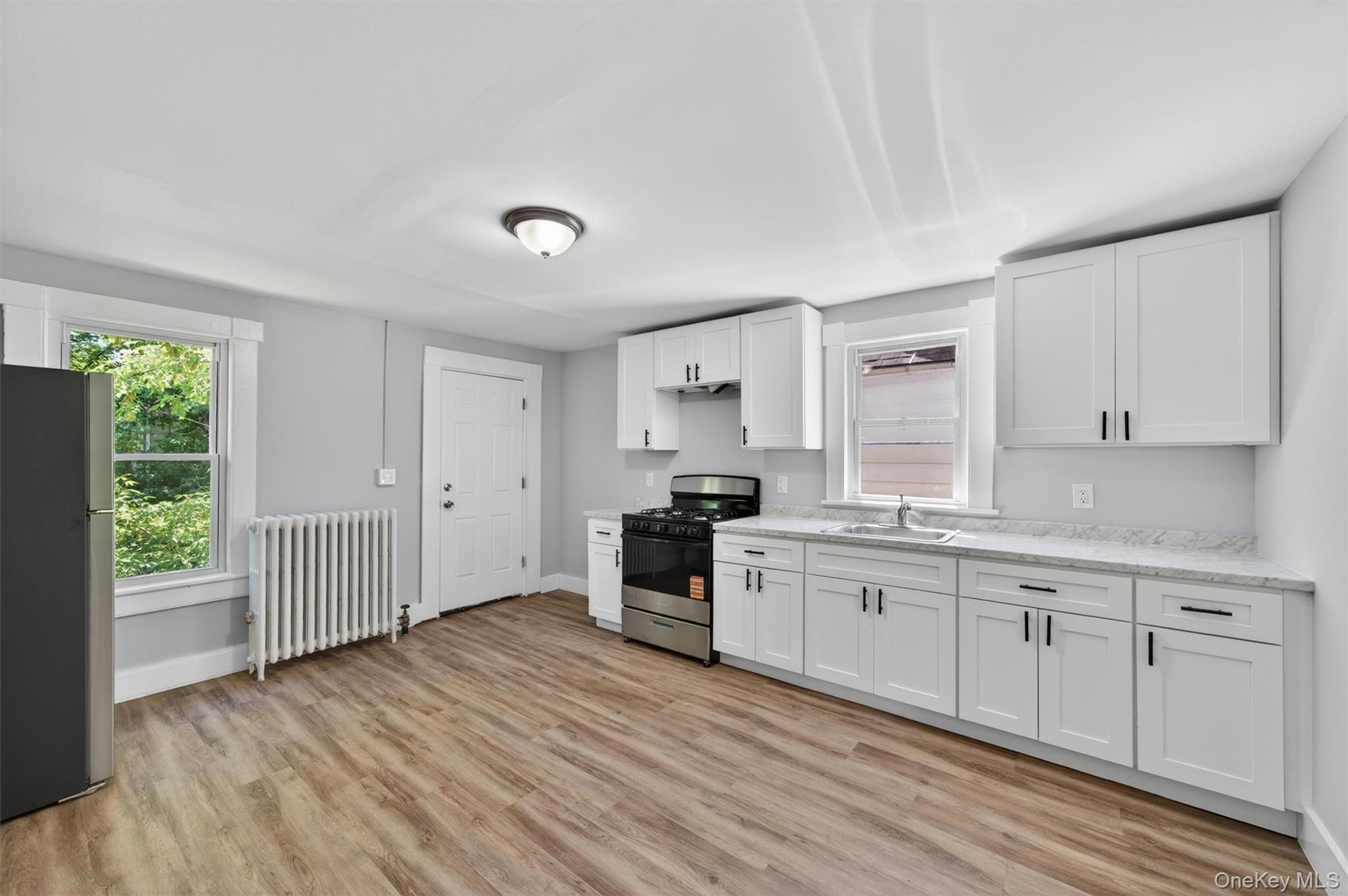 90 Montgomery Street, Unit Upper photo 3