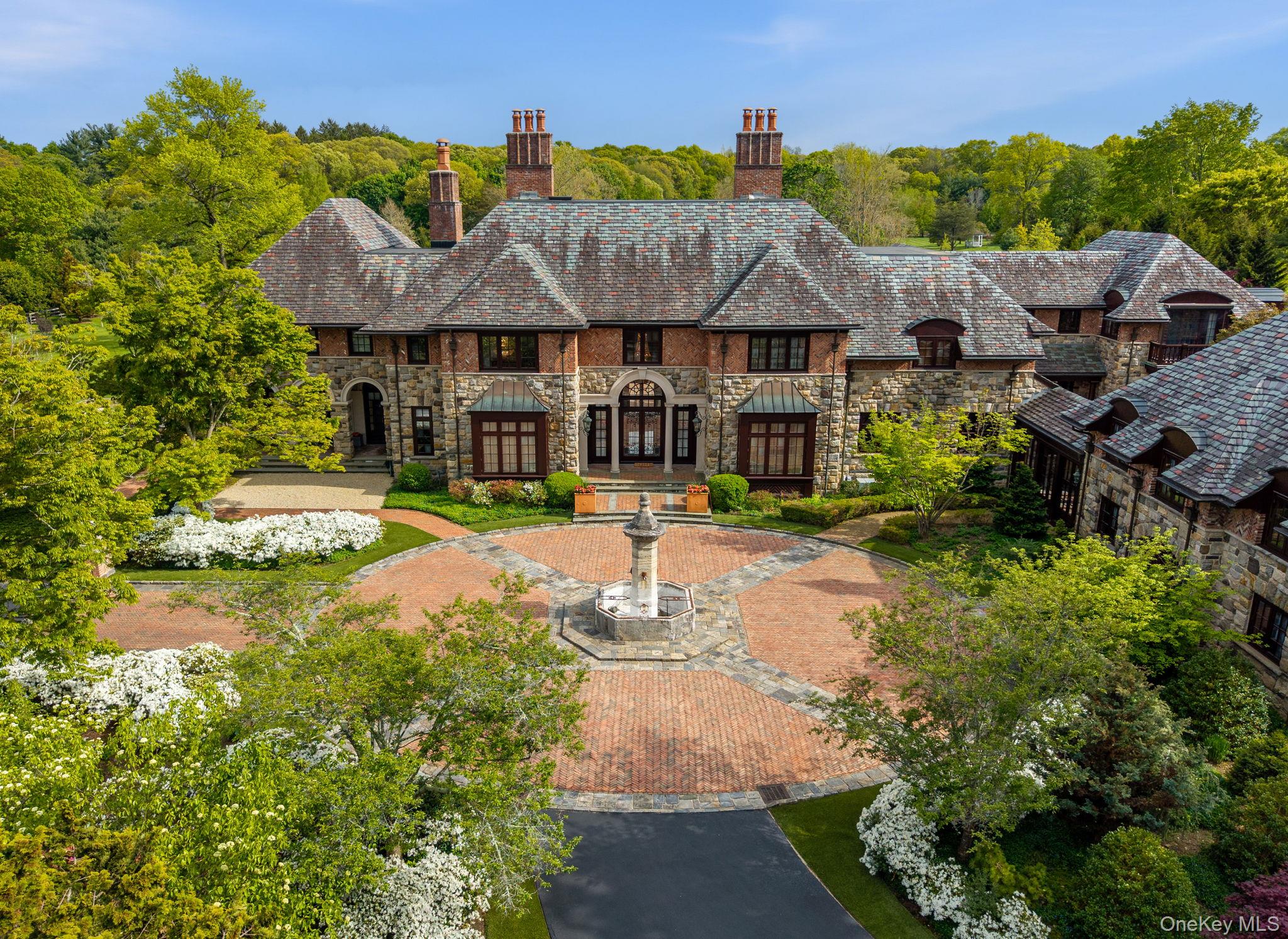 1 Applewood Estate – For Sale photo 2