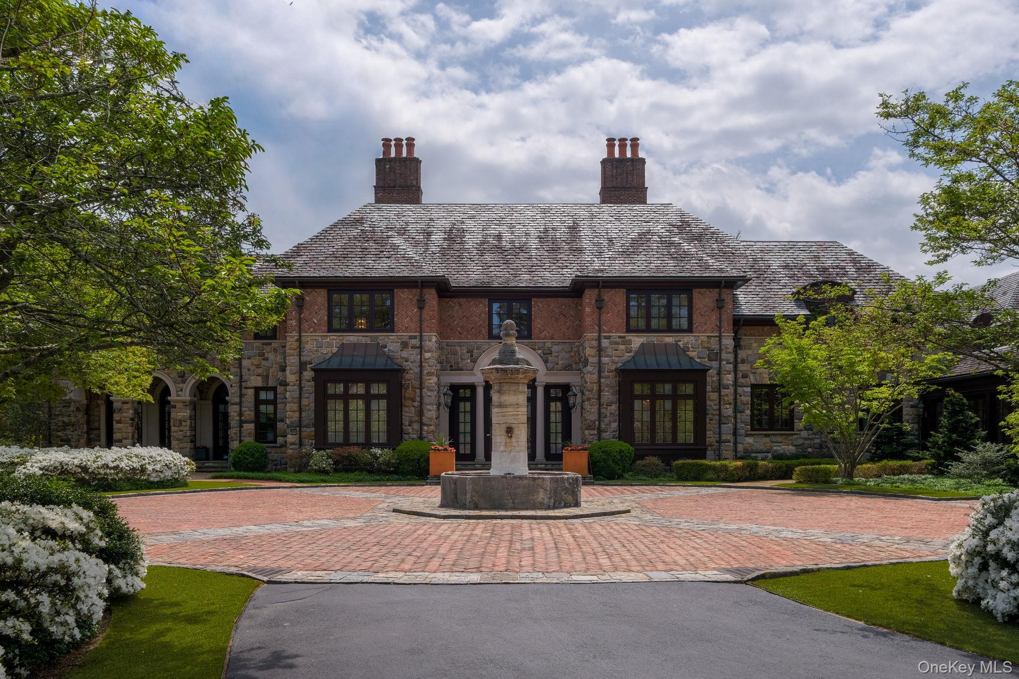 1 Applewood Estate – For Sale photo 5